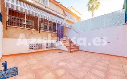 Jardí de Casa adosada en venda en Alicante / Alacant amb Aire condicionat, Calefacció i Terrassa