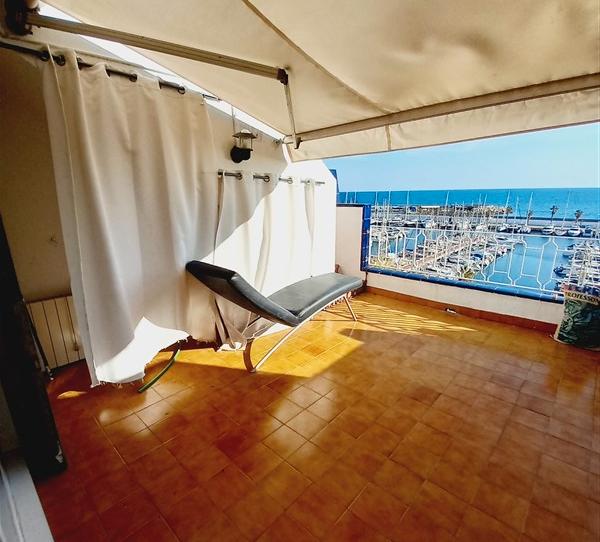 Foto 1 de Casa adosada de alquiler en Aiguadolç - Sant Sebastià, Barcelona