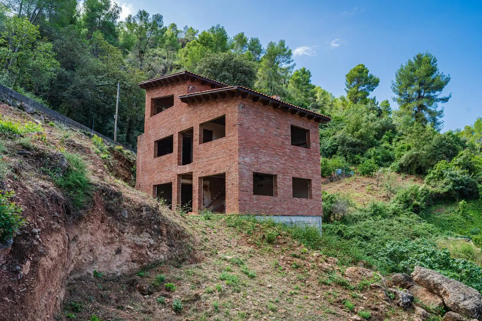 Außenansicht von Haus oder Chalet zum Verkauf in Corbera de Llobregat mit Privatgarten