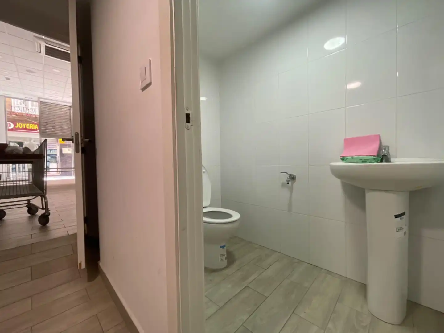 Baño de Local de alquiler en Cartagena