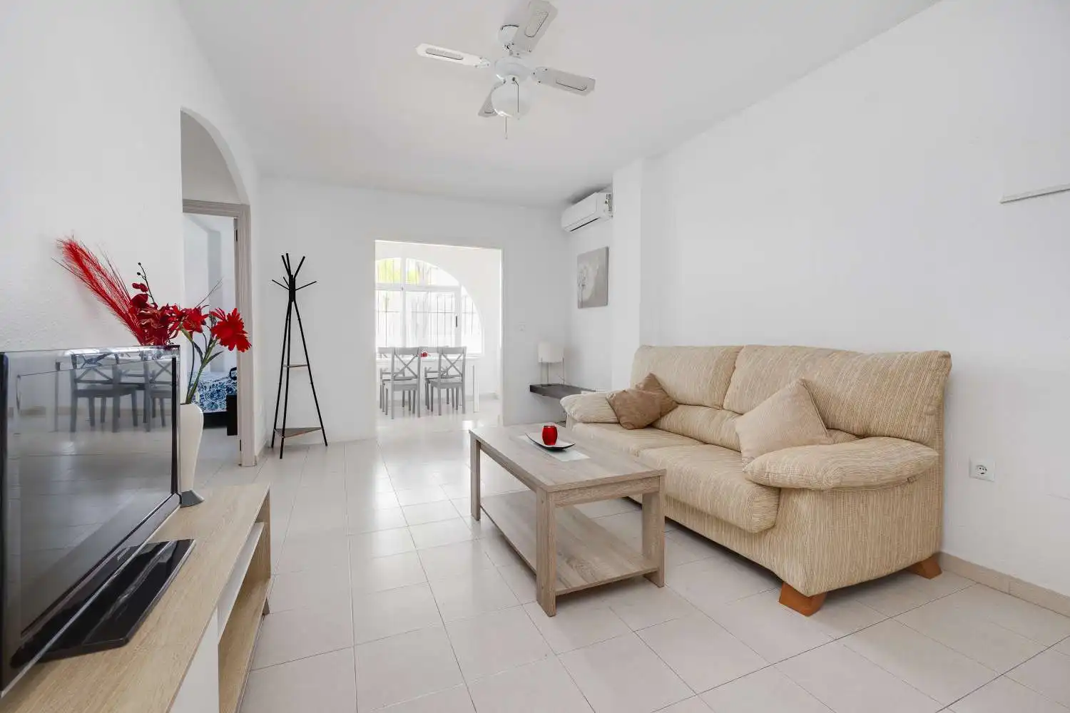 Living room of Apartments for sale in Torrevieja  with Terrace, Swimming Pool and Furnished