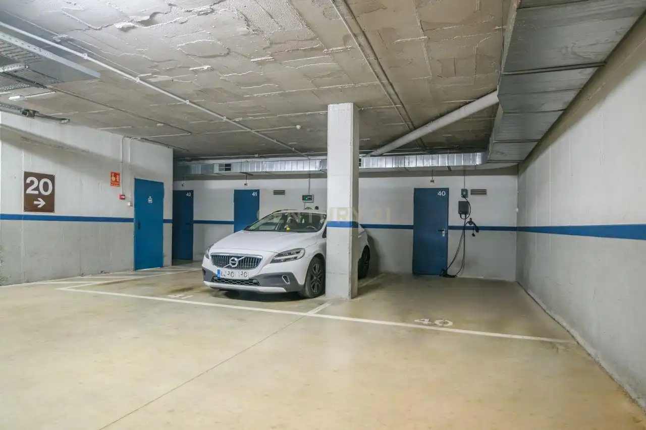 Parking de Apartamento en venta en Molins de Rei con Aire acondicionado, Trastero y Balcón