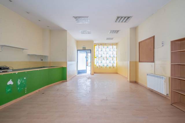 Local comercial en Venta en Calle LAPUENTE, SANTIAGO, 8 en Barrio Jesús