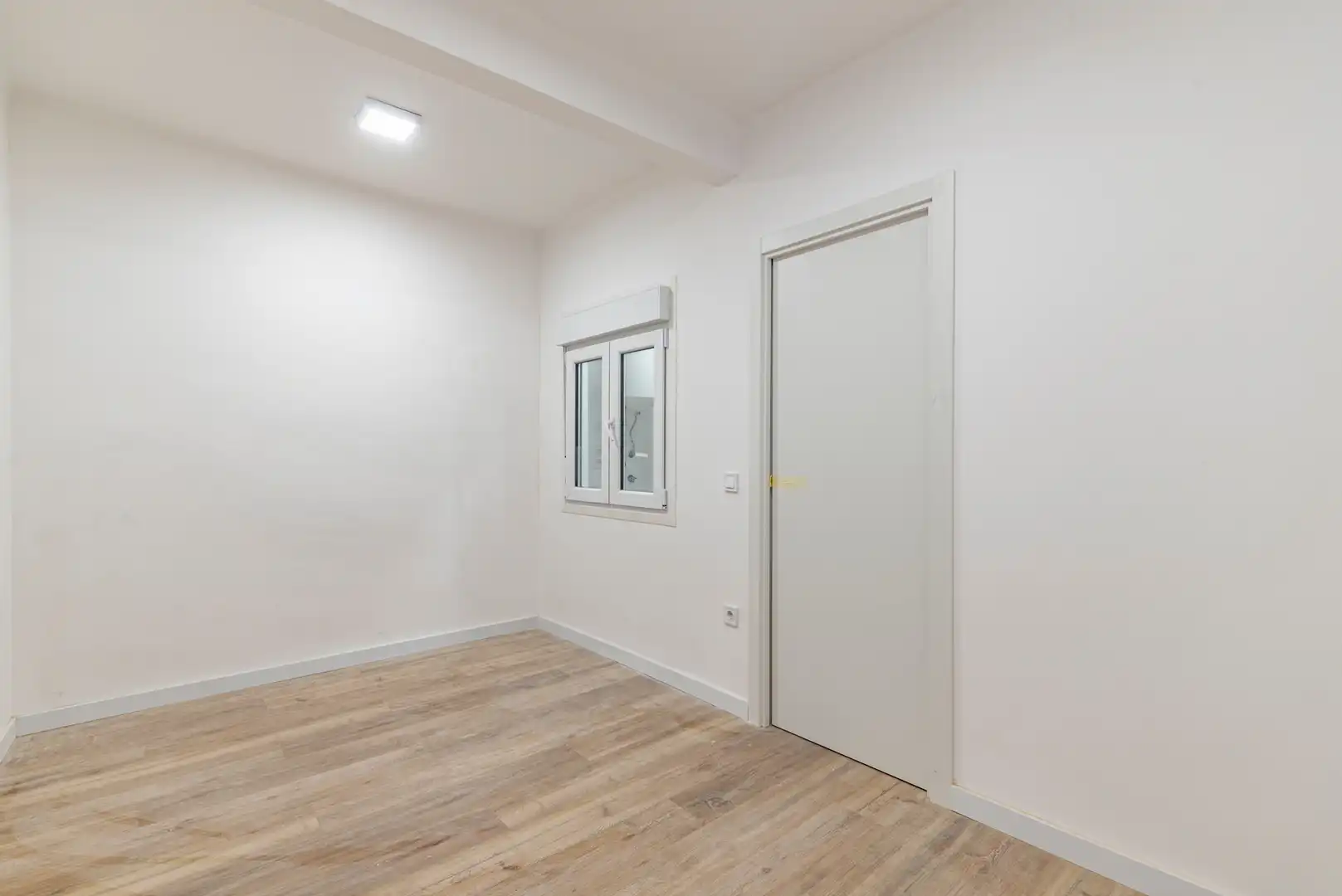 Wohnung zum Verkauf in L'Hospitalet de Llobregat mit Klimaanlage, Heizung und Parkett