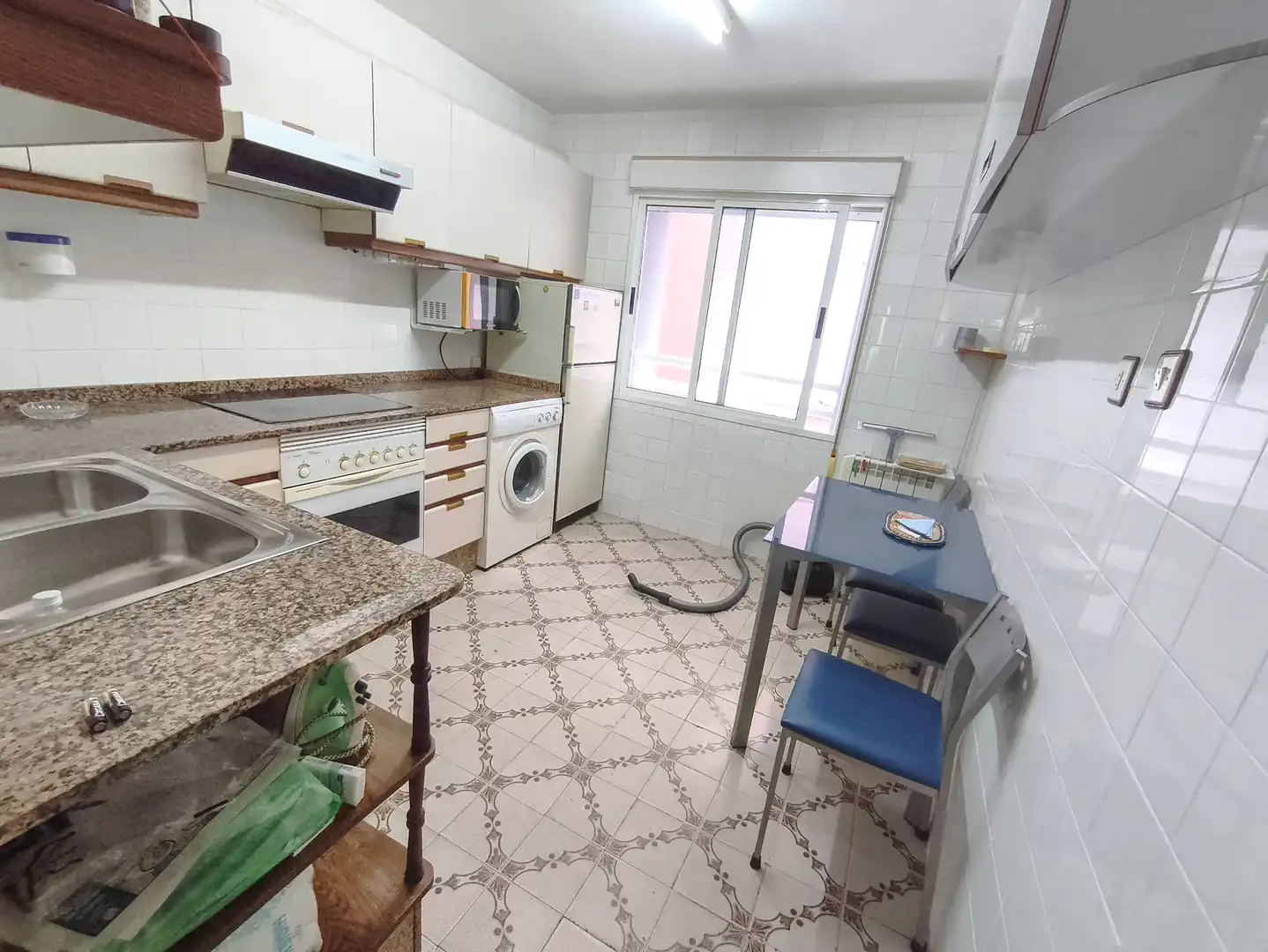Cuina de Pis en venda en Avilés amb Calefacció, Moblat i Forn