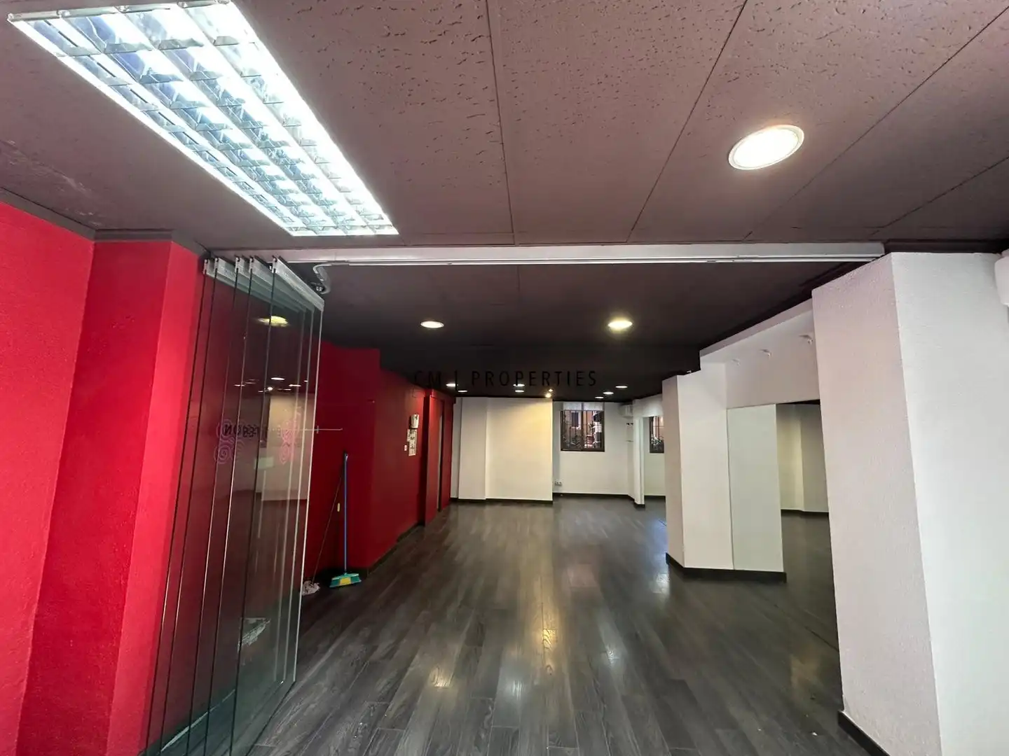 Commercial properties for sale in Valencia  with Air Conditioner