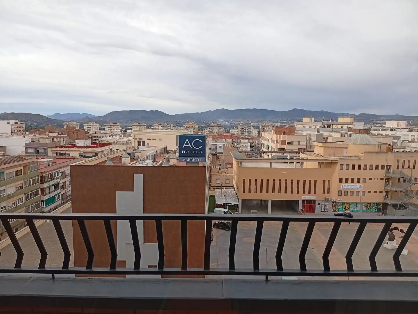 Flat with lift for sale in Avda chapi 41
