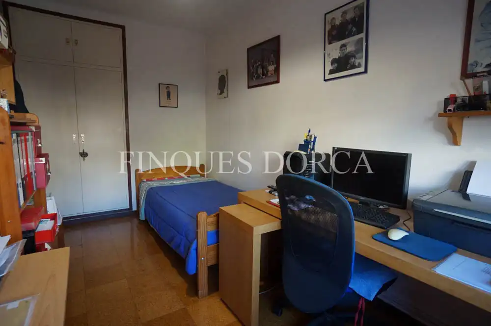 Dormitori de Pis en venda en Califòrnia - Santa Madrona  