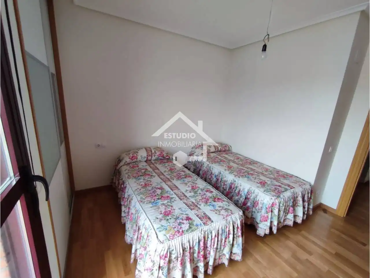 Bedroom of Detached homes for sale in Canillas de Río Tuerto  with Heating, Parquet flooring and Terrace