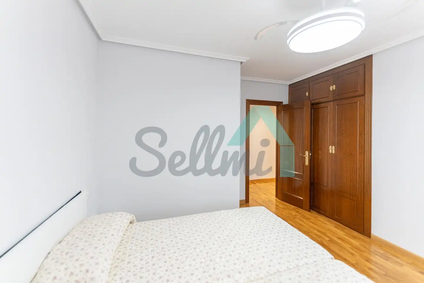Habitación de Piso de alquiler en Oviedo  con Calefacción, Parquet y Terraza