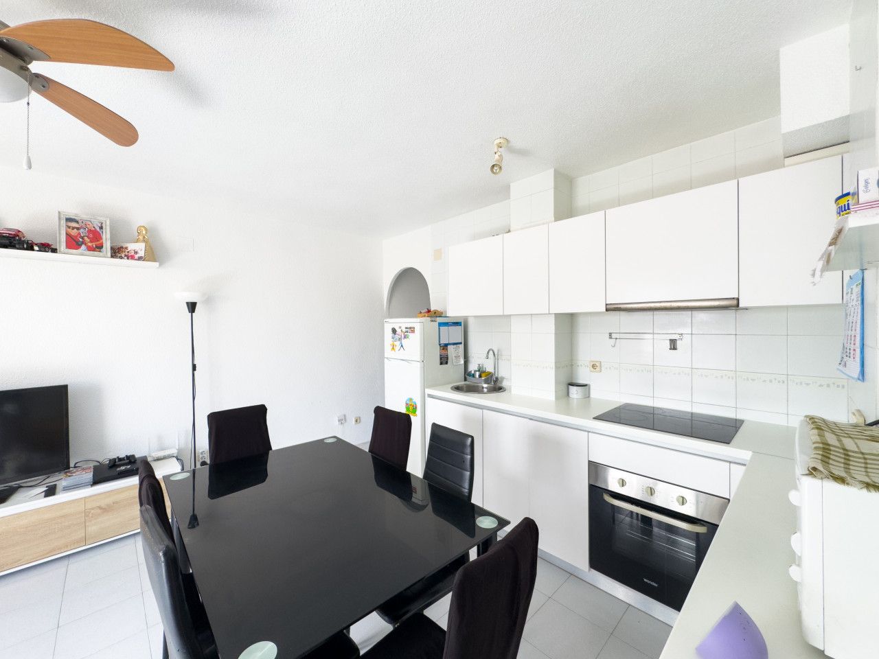 Cuina de Apartament en venda en Torrevieja amb Calefacció, Terrassa i Moblat