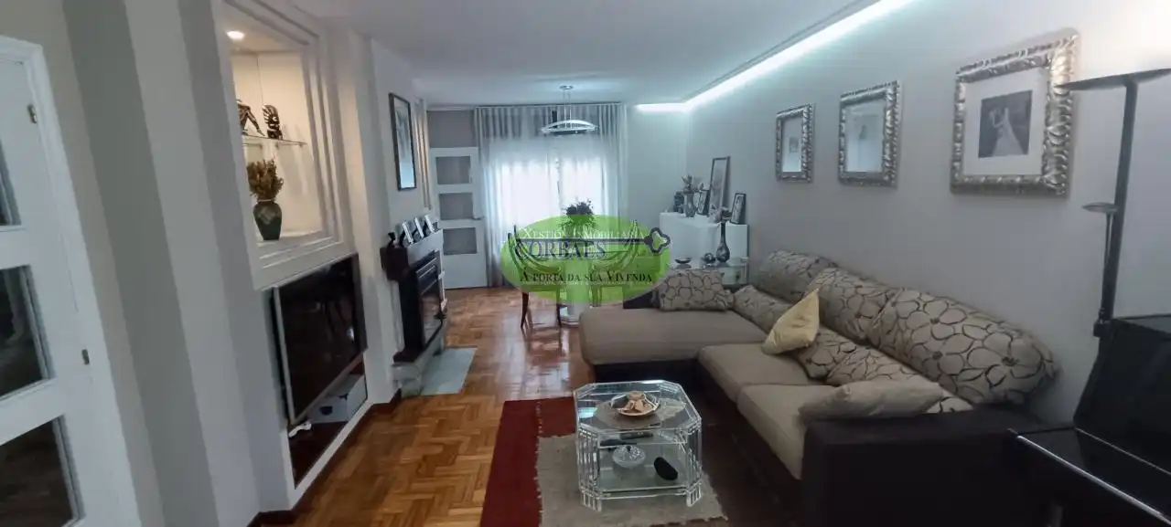 Villa con terrazza in vendita a Barrocanes