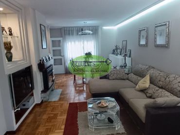 Chalet con balcón en venta en Barrocanes