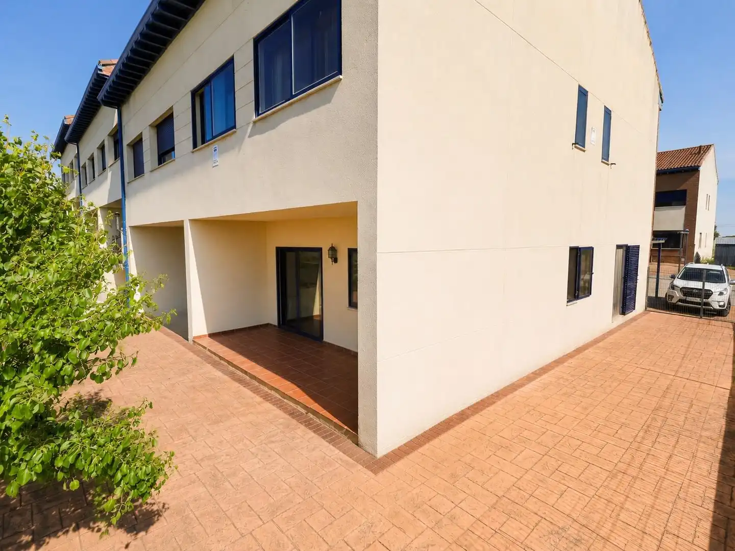 Exterior view of Houses for sale in Yebes  with Heating