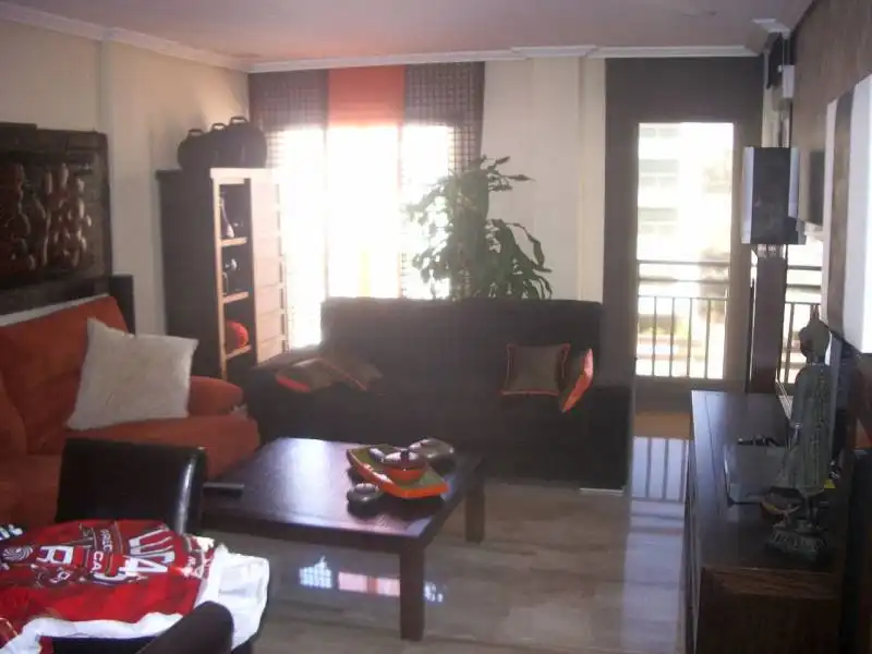 Piso en venta en El Raval - Portes Encarnades