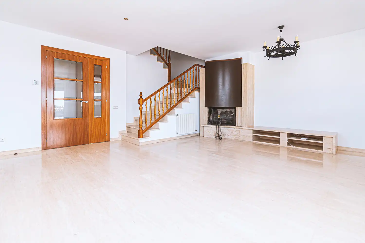 Sala d'estar de Casa adosada en venda en Sant Pol de Mar amb Calefacció, Jardí privat i Terrassa