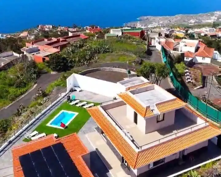 Exterior view of Houses for sale in Icod de los Vinos  with Air Conditioner, Heating and Private garden