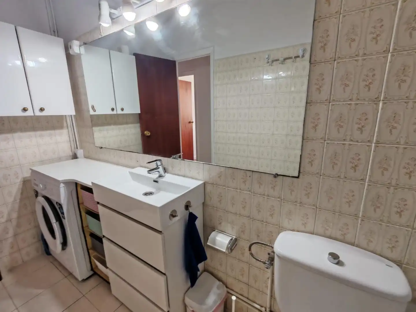 Bathroom of Flat for rent in Vigo   with Terrace, Furnished and Balcony