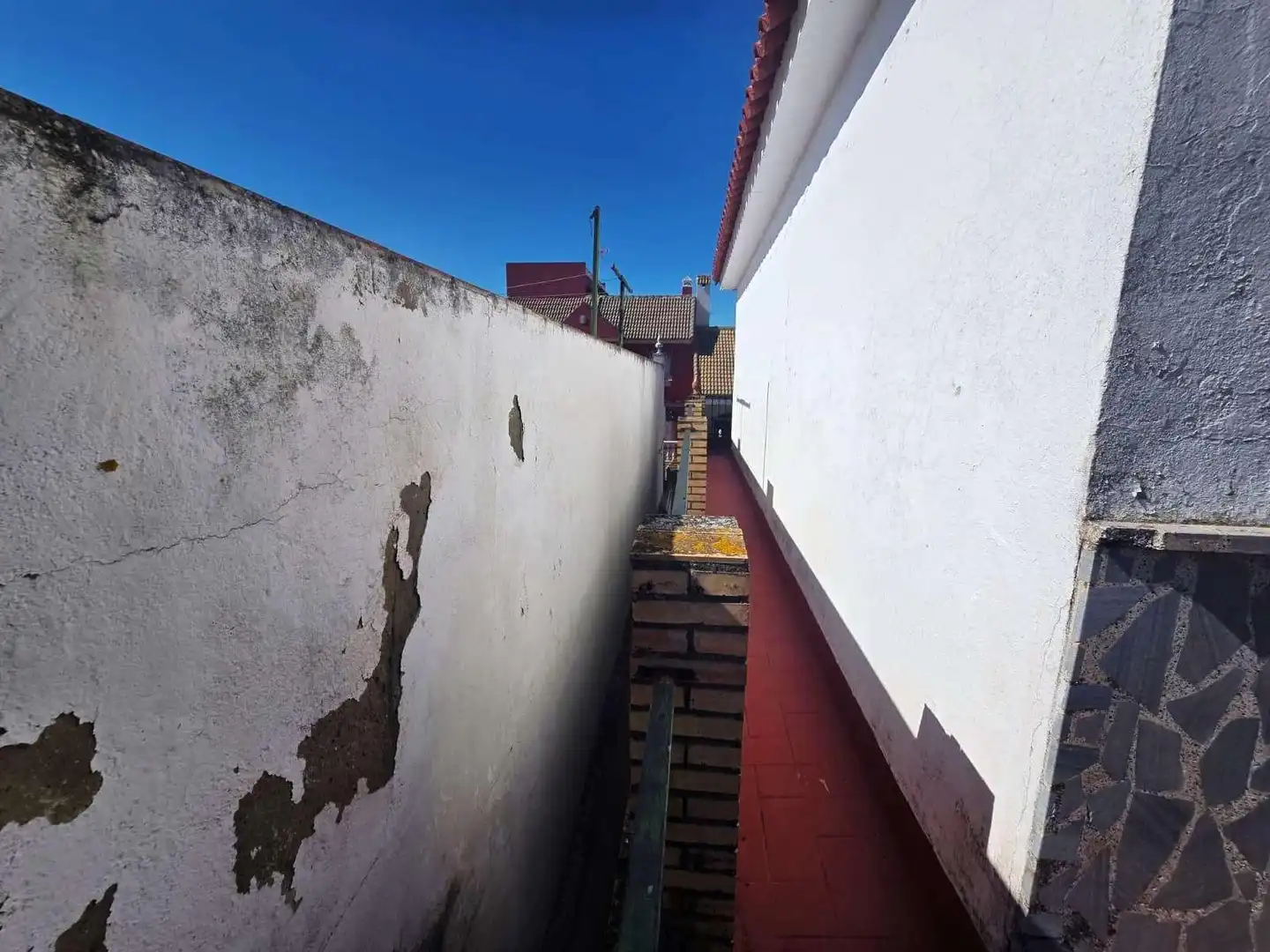 Vista exterior de Casa o chalet en venta en Valencina de la Concepción con Terraza, Trastero y Piscina