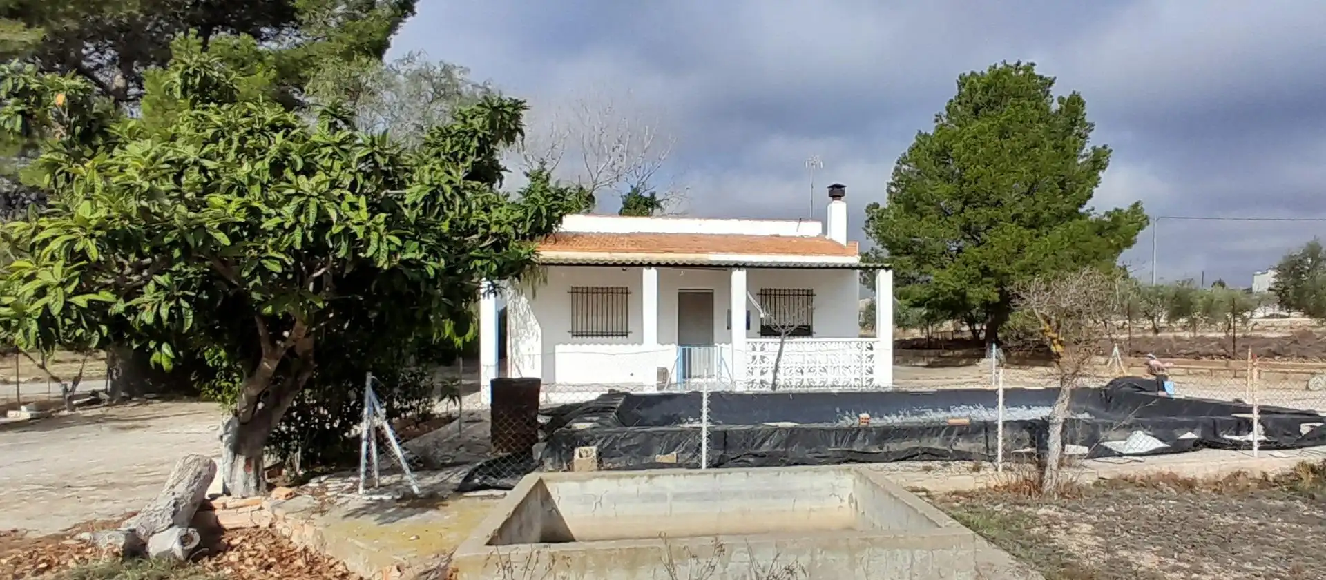 Vista exterior de Casa o xalet en venda en Yecla amb Piscina i Moblat