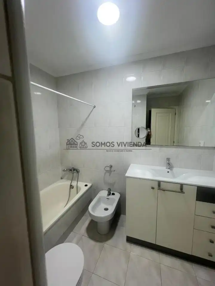 Bany de Apartament en venda en Ourense Capital  amb Calefacció