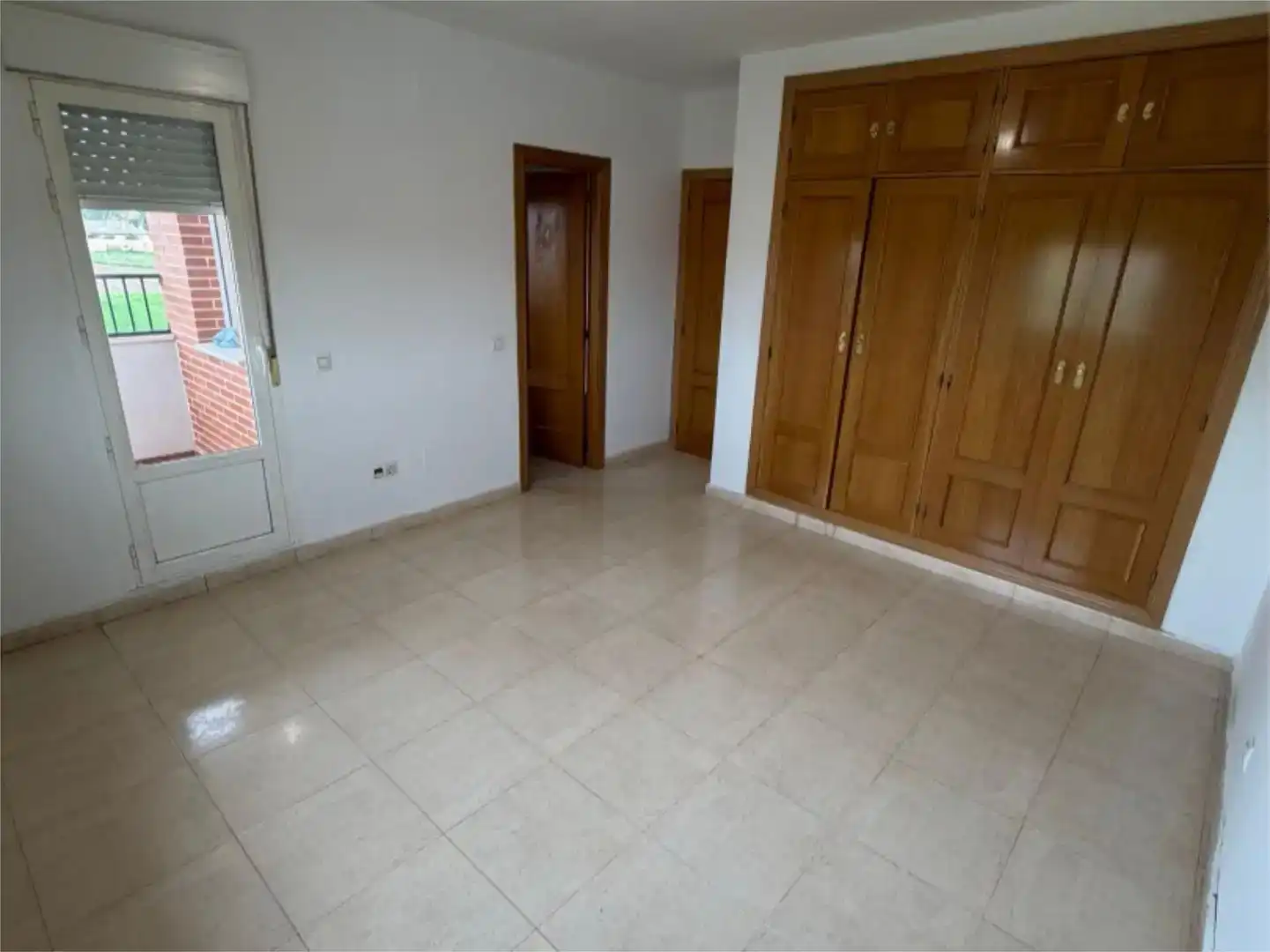 Dormitori de Casa o xalet en venda en Cedillo del Condado amb Piscina i Balcó