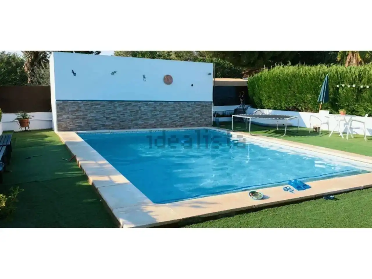 Swimming pool of Houses for sale in Carmona, Sevilla
