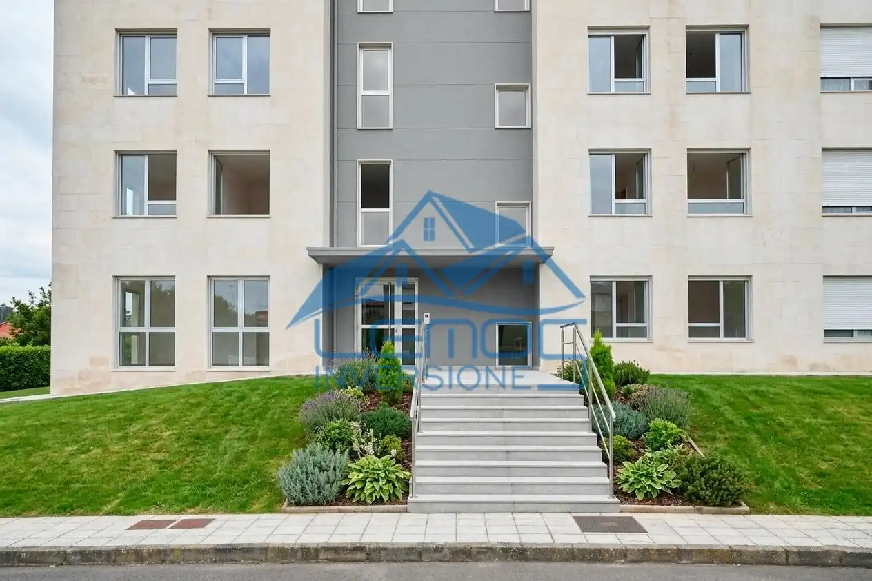Außenansicht von Wohnung zum Verkauf in Chozas de Abajo mit Terrasse
