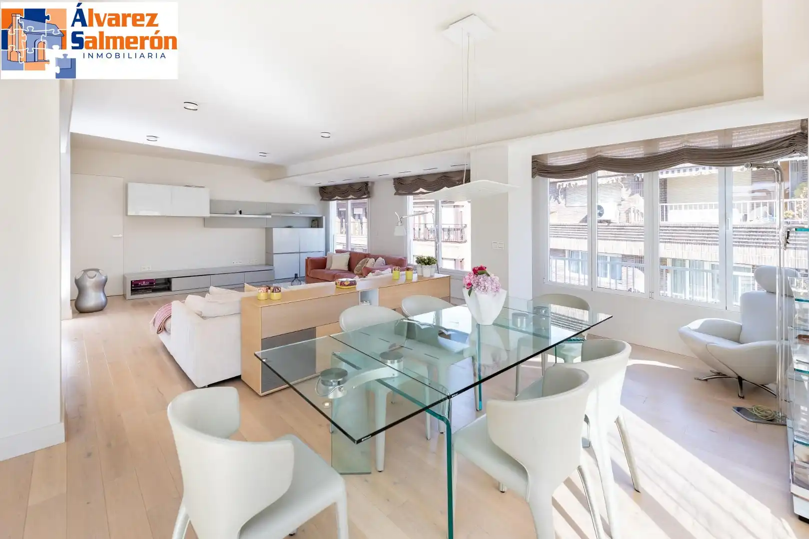 Dining room of Flat for sale in Granada  with Air Conditioner