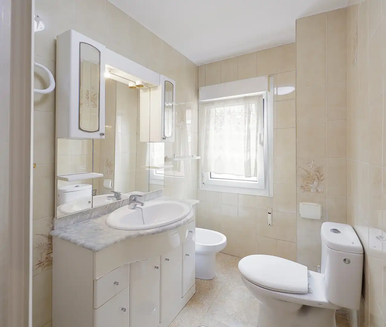 Baño de Piso en venta en Gijón  con Calefacción