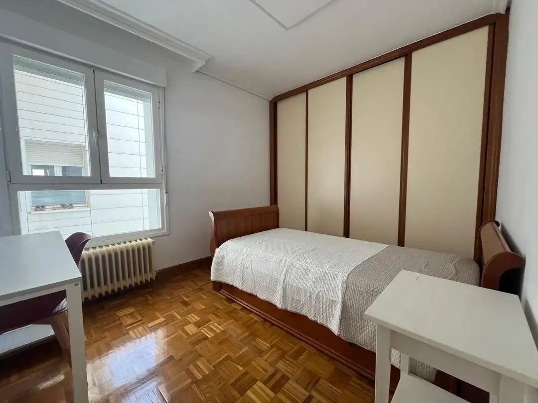 Habitación de Apartamento de alquiler en Barañáin / Barañain con Calefacción
