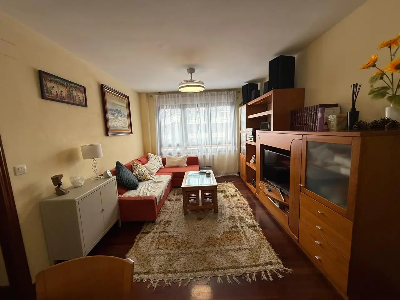 Living room of Flat for sale in Castro-Urdiales  with Heating, Furnished and Community pool