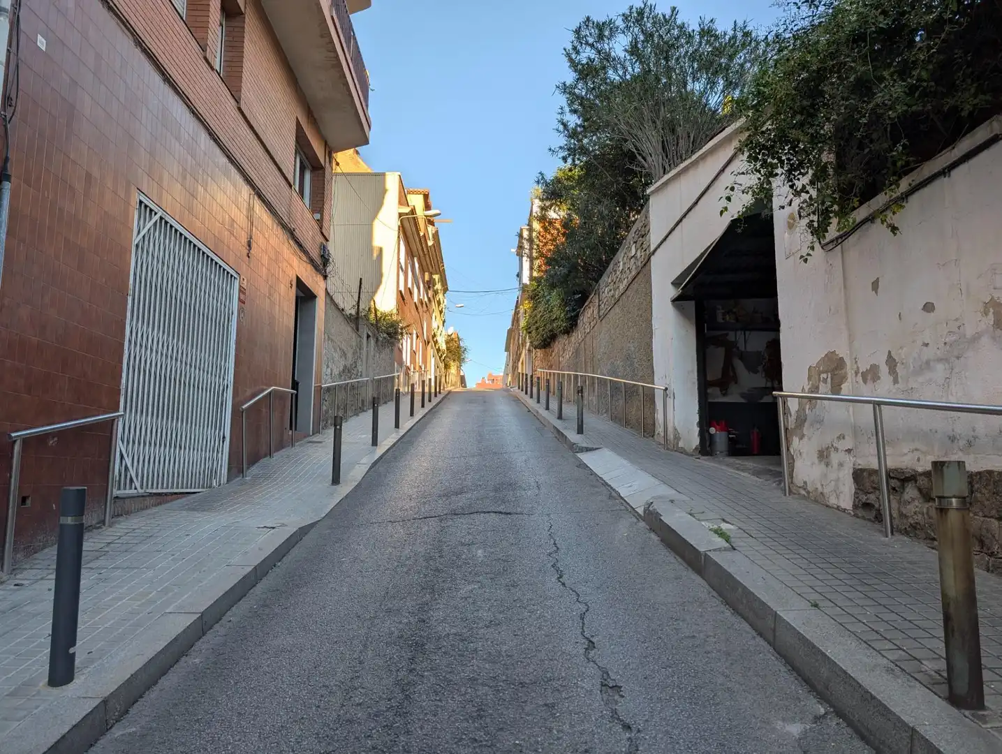 Vista exterior de Local en venda en Barcelona amb Aire condicionat
