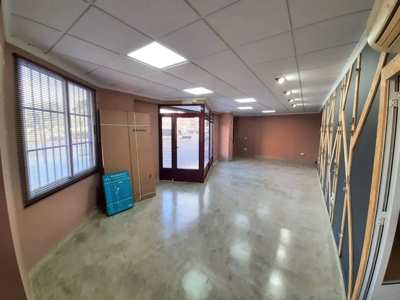 Business premises for sale in Casc Urbà, imagen 2
