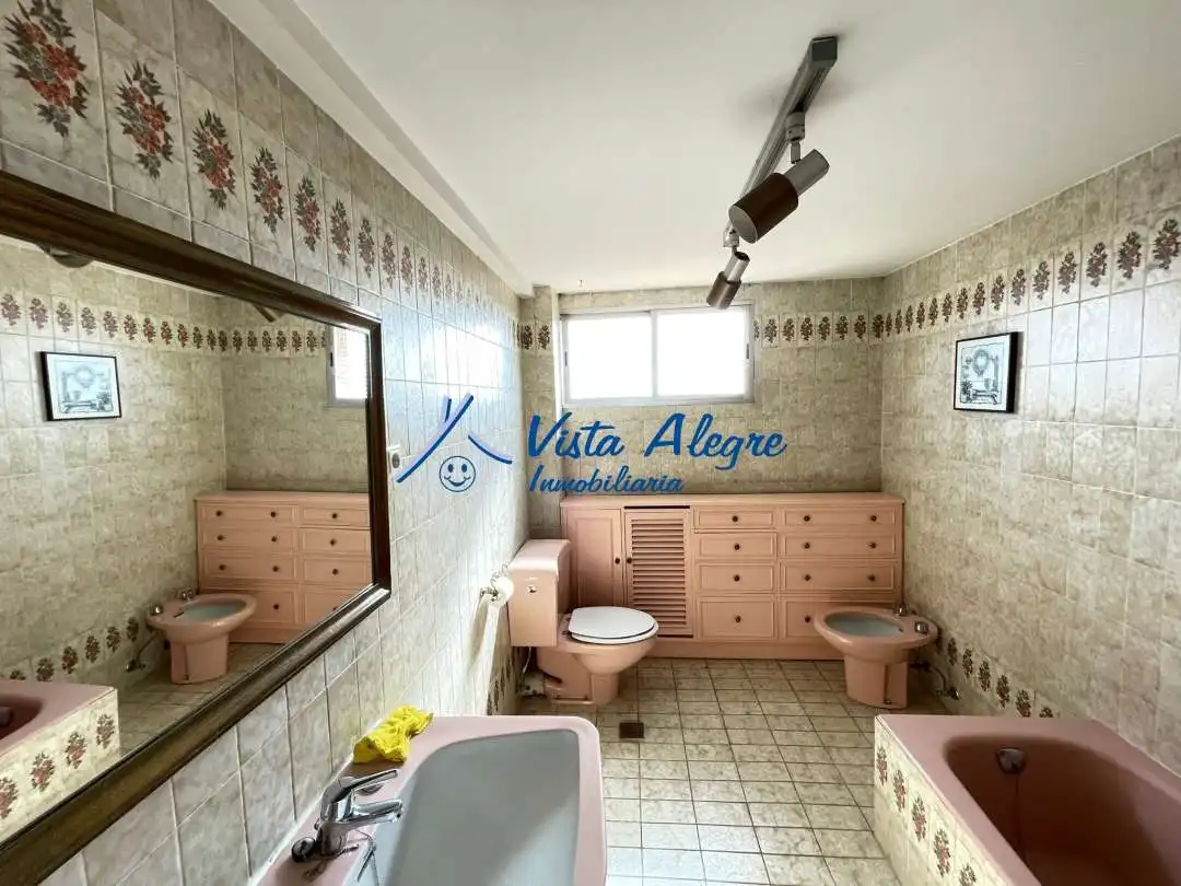 Baño de Piso en venta en Haro con Calefacción, Terraza y Trastero