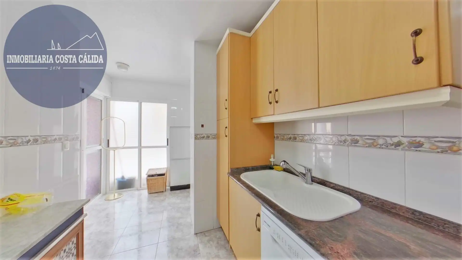 Cocina de Piso en venta en Águilas con Terraza, Horno y Balcón