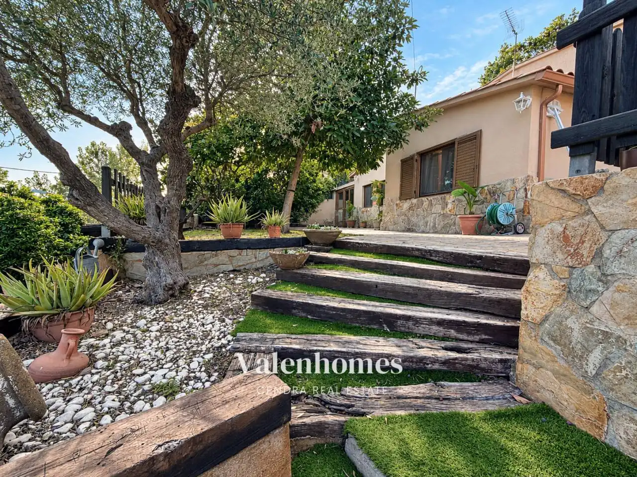 Vista exterior de Casa o chalet en venta en Molins de Rei, Barcelona
