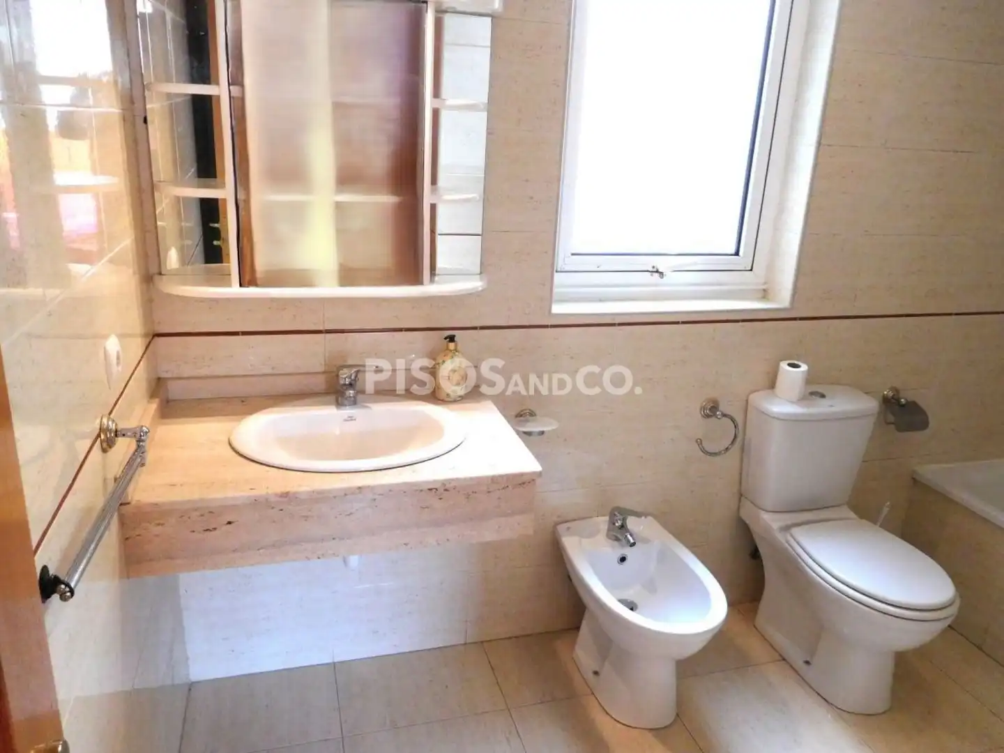Baño de Piso en venta en A Coruña Capital  con Calefacción, Trastero y Amueblado