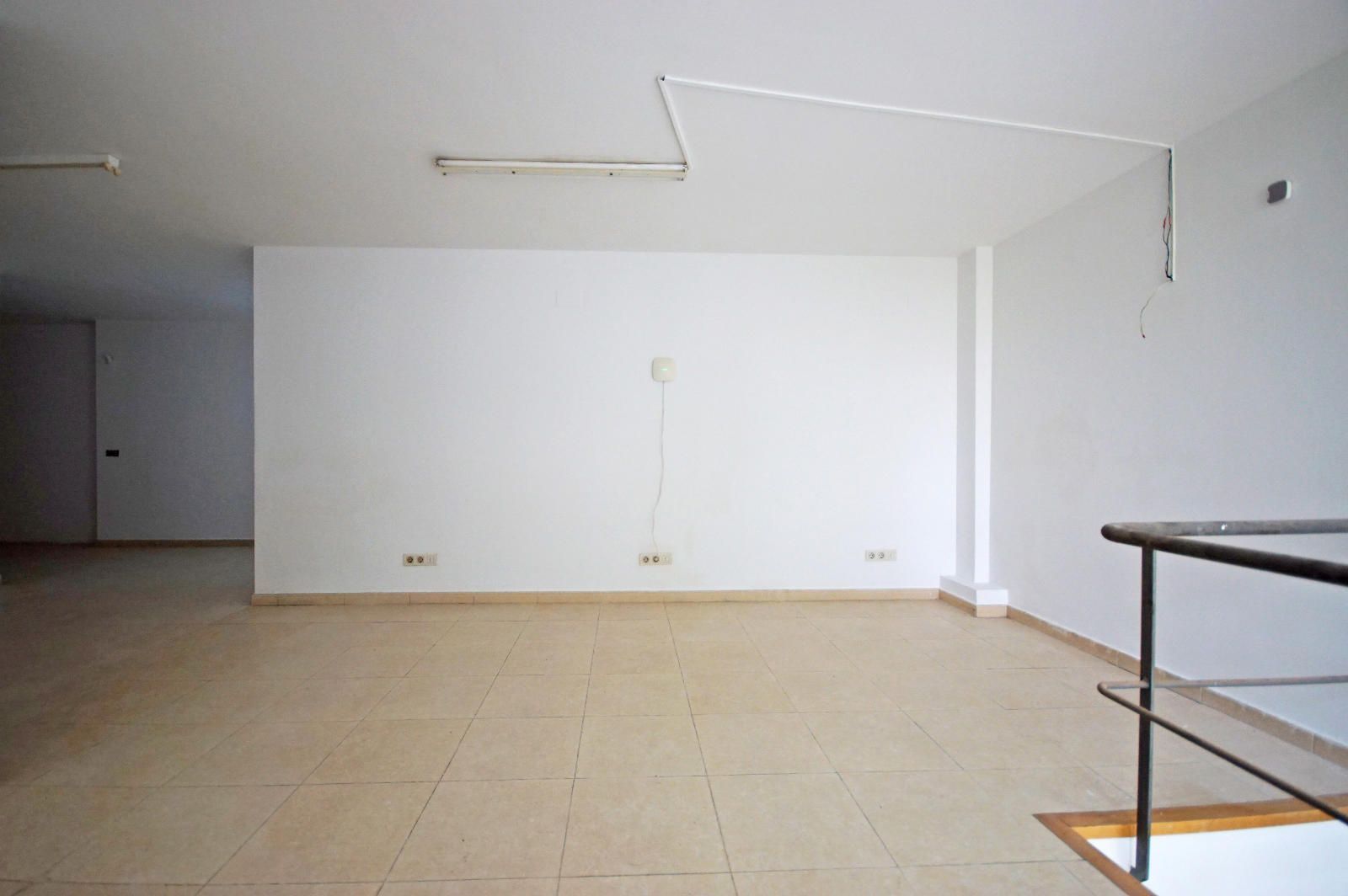 Geschaftsraum zur Miete in Calle Gomis, 98, Vallcarca i els Penitents, Gràcia