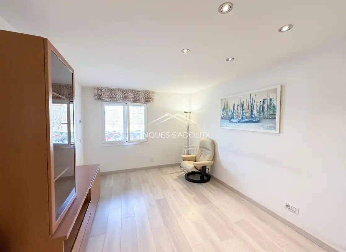 Bedroom of Flat for sale in Girona Capital  with Heating and Parquet flooring