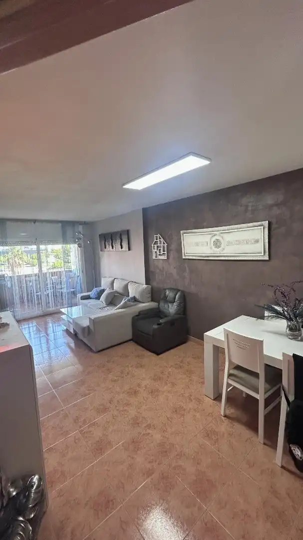 Living room of Flat for sale in Pineda de Mar  with Air Conditioner, Heating and Balcony