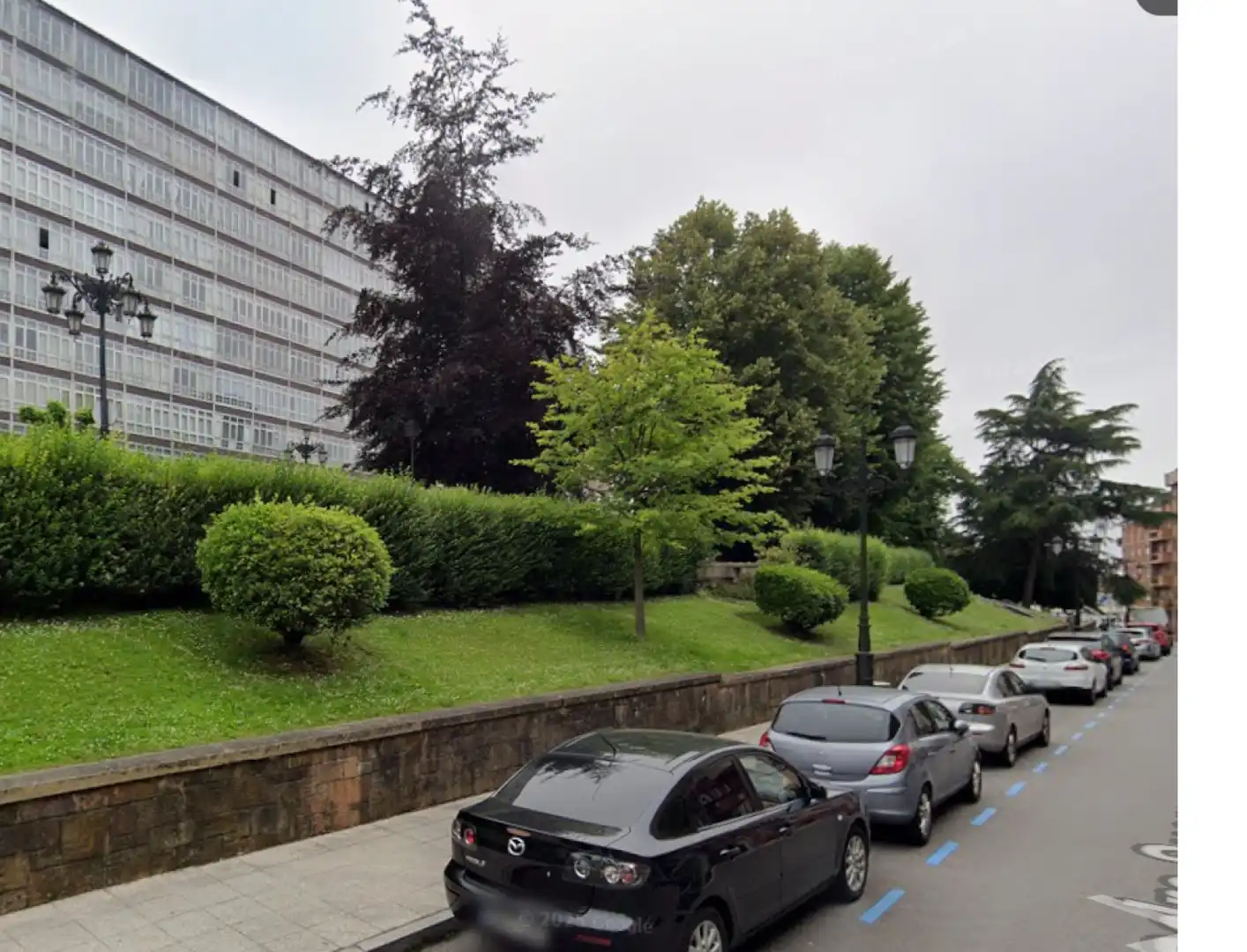 Vista exterior de Piso en venta en Oviedo  con Jardín privado