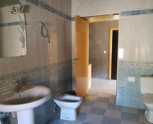 Bathroom of Country house for sale in Puertollano