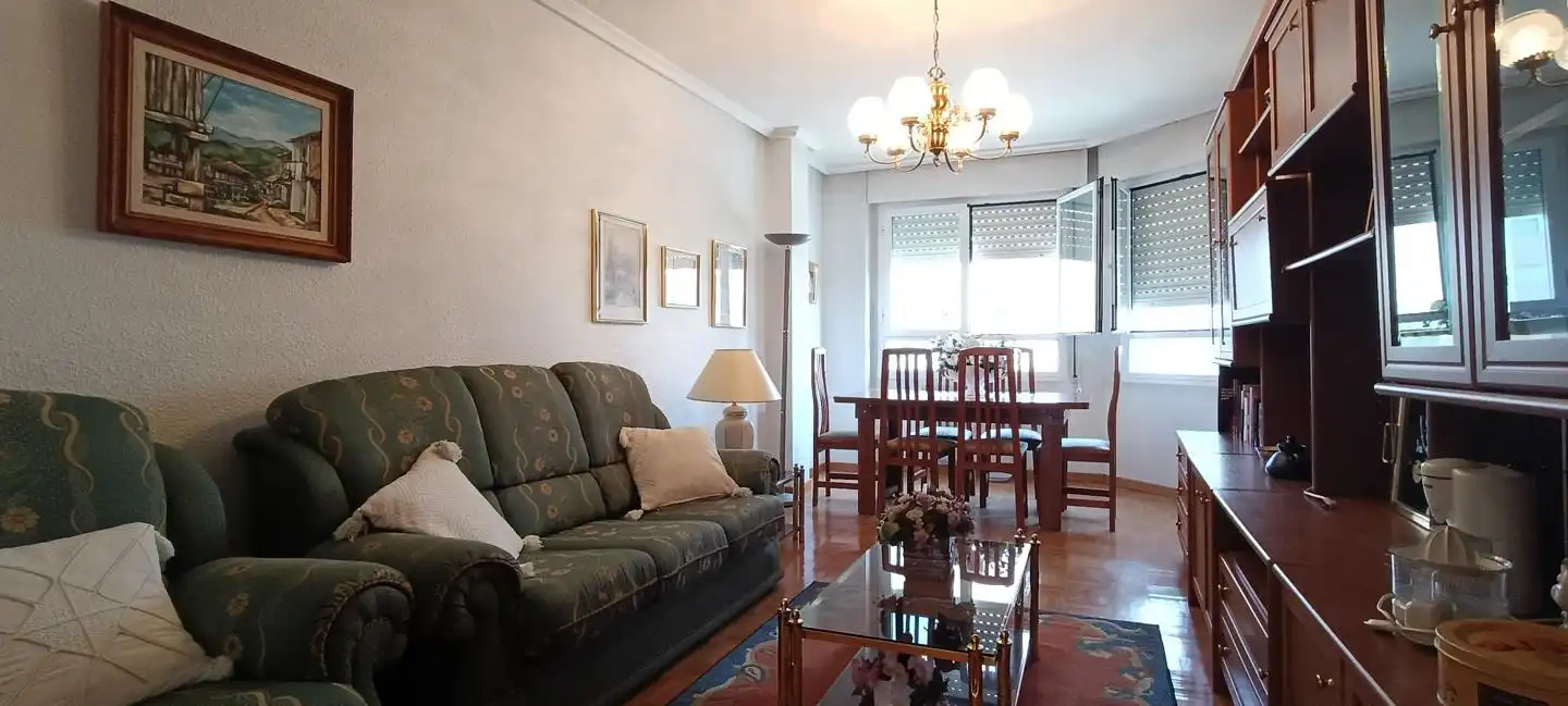 Sala de estar de Apartamento en venta en León Capital  con Calefacción, Parquet y Terraza