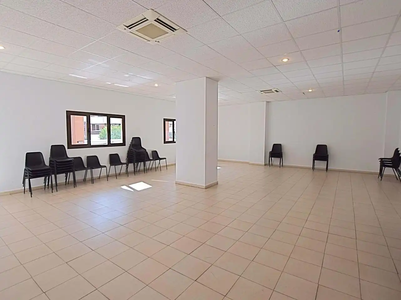 Flat for sale in Madrid  with Air Conditioner, Heating and Community pool