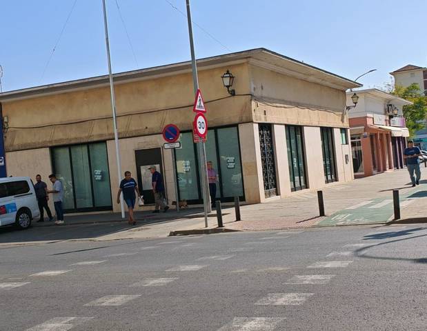 Local comercial en Alquiler en Parque Alcosa