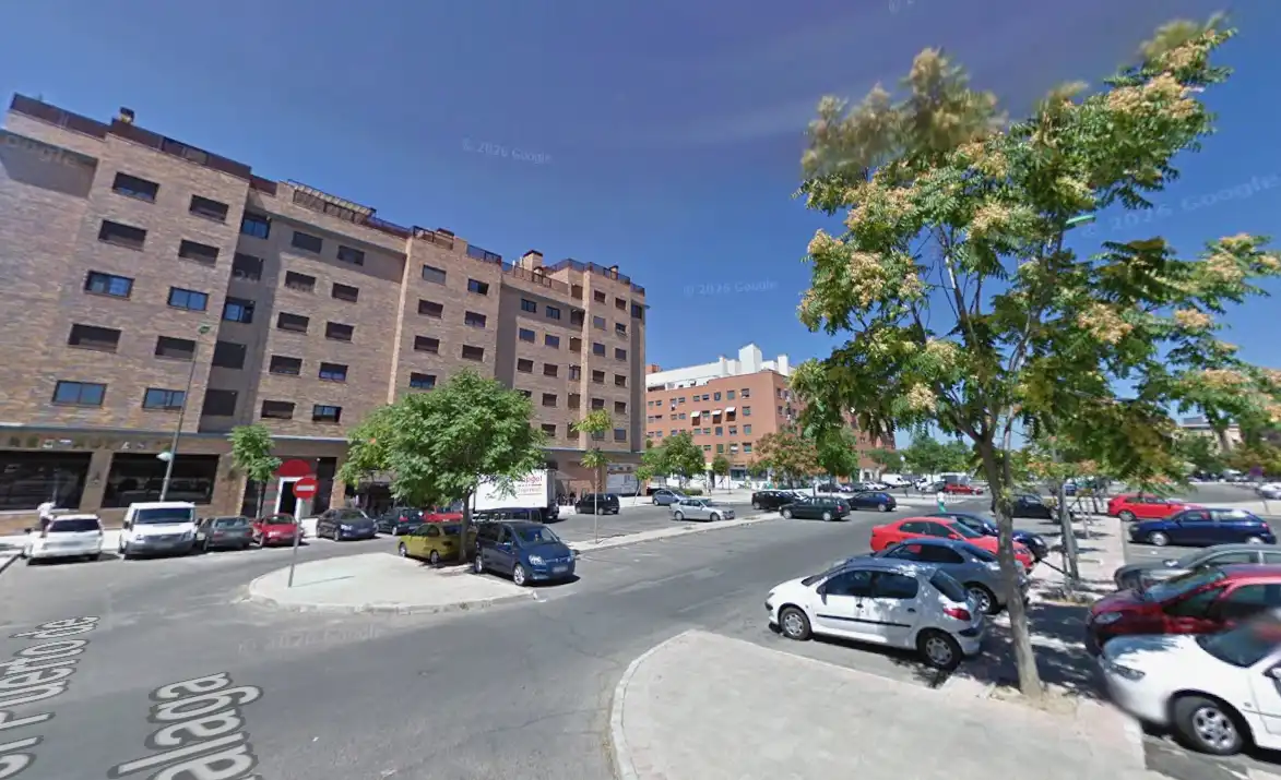 Vista exterior de Àtic en venda en Coslada amb Calefacció, Parquet i Terrassa