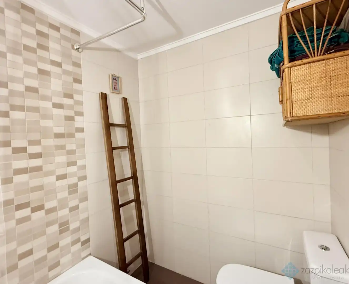 Bathroom of Flat for share in Bilbao   with Furnished