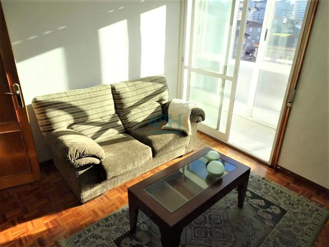 Sala d'estar de Apartament en venda en Ourense Capital  amb Calefacció, Parquet i Moblat