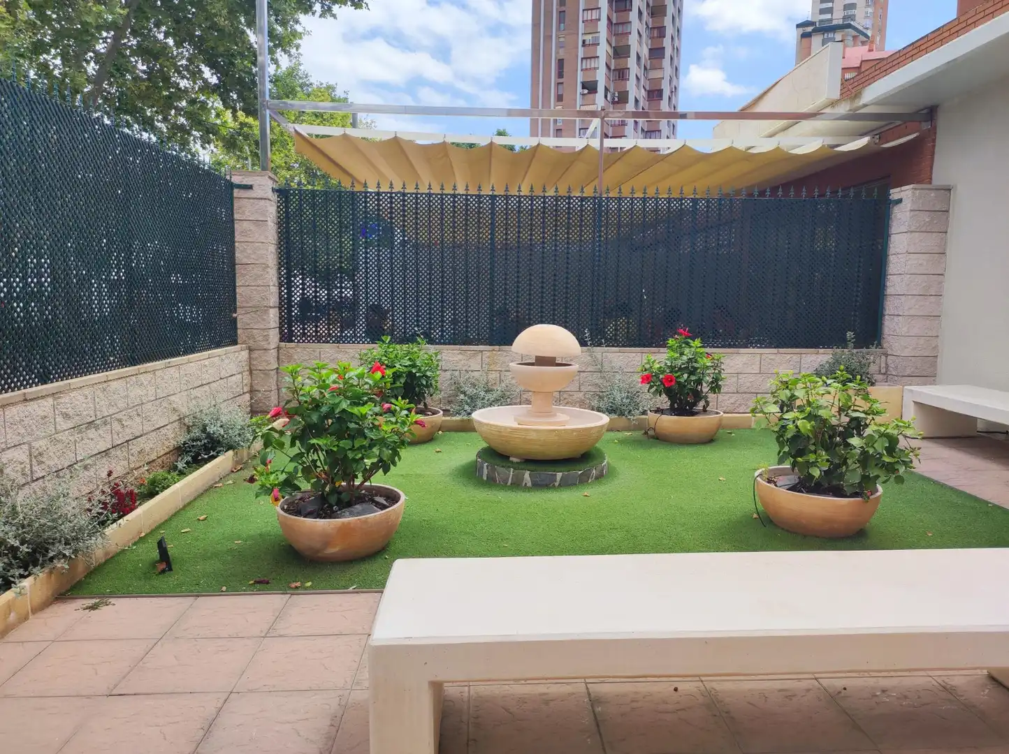 Terraza de Apartamento en venta en Benidorm con Aire acondicionado, Calefacción y Jardín privado